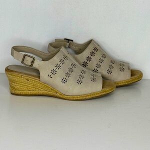 Easy Street Joann Espadrille Wedge Sandals Flower‎ Cut Design Bohemian Sz 7 1/2W